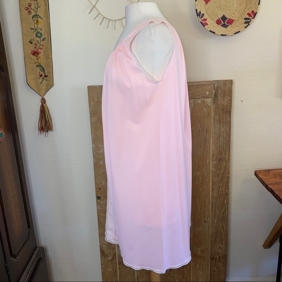 Vintage handmade nightgown and robe set - Picture 6 of 13